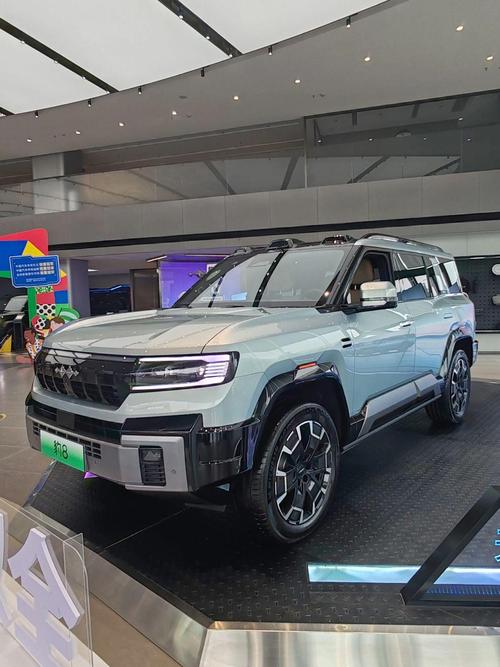 重庆273比亚迪方程豹硬派越野的爆款，英菲尼迪35周年与你共成长